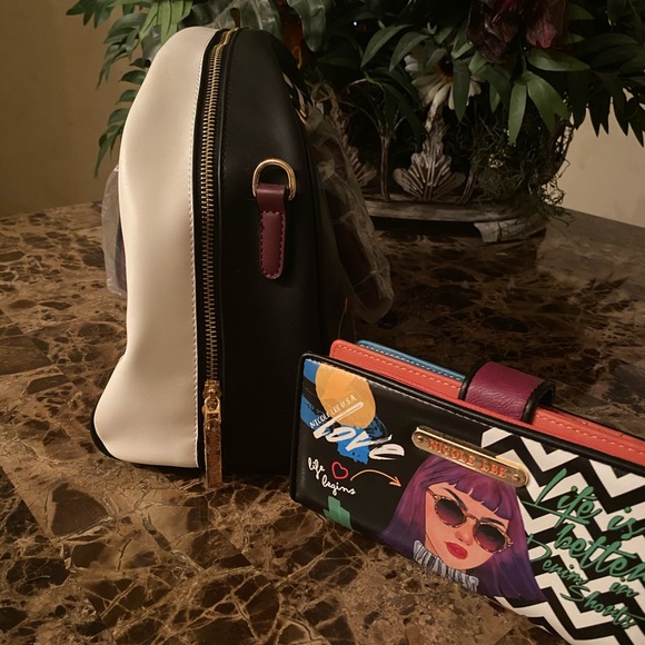 Beautiful bag with matching wallet - Picture 3 of 5